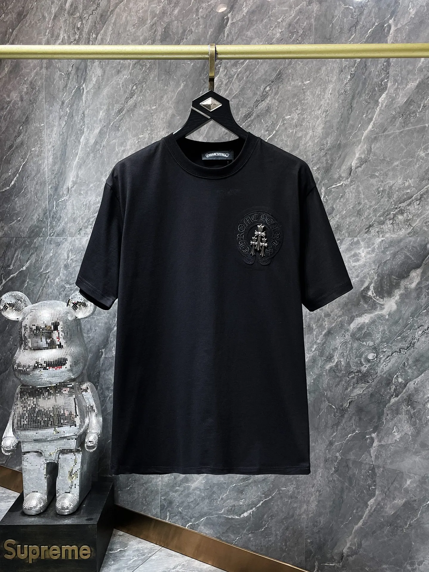 P170 New for summer, Chrome Hearts 25ss, high-weight, environmentally friendly, high-quality top-quality fabric, 260g~285g, Crow Cross Horseshoe Sanskrit patches, hand-buttoned embroidered short sleeves, counter synchronized, replica version 1:1, recommended colors: black, white, code numbers: S, M, L, XL